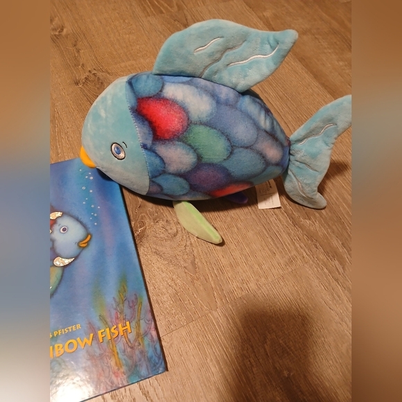 The Rainbow Fish Childrens Book With A Raimbow Fish Plush Toy. Story Time Fun - Picture 2 of 6